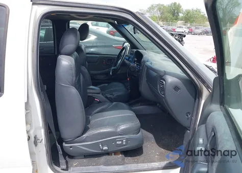 2002 Chevrolet S-10 Ls from USA, damaged, VIN 1GCDT13W72K240961